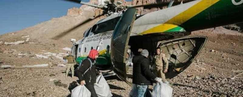 منطقه ای در ۳،۶۵۳ متر از سطح دریا در کازبگی پاکسازی شده است