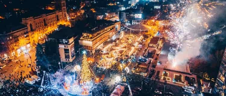چراغ اصلی درخت کریسمس سال نو در تفلیس روشن می شود