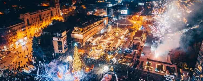 چراغ اصلی درخت کریسمس سال نو در تفلیس روشن می شود